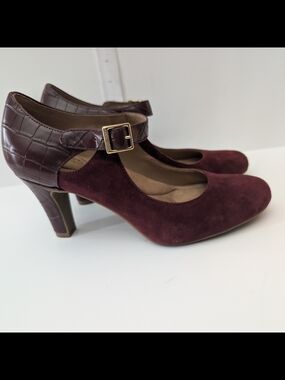 Giani Bernini Burgundy Suede Mary Jane Heels with Croc-Trim Strap Size 6M